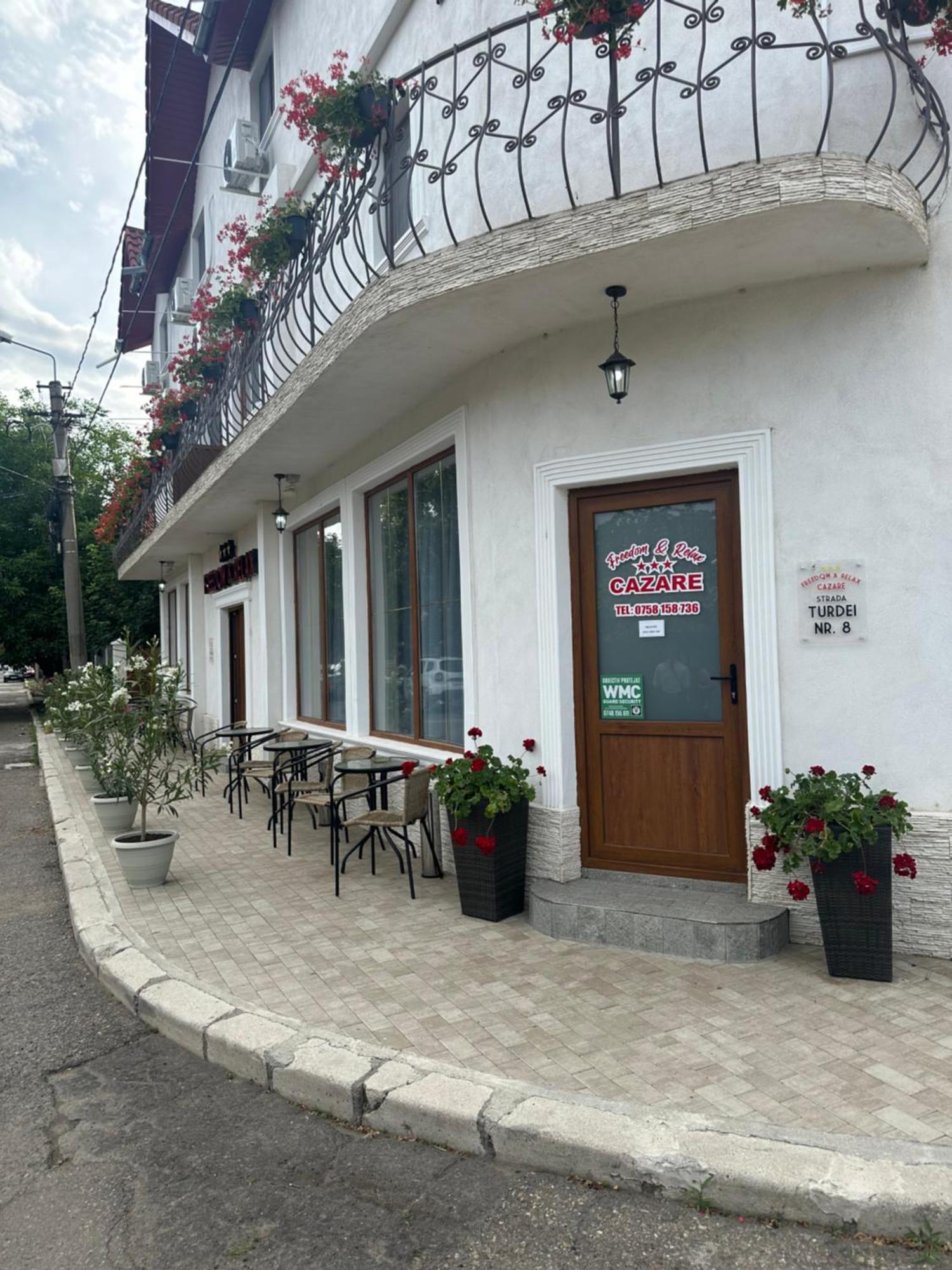 Freedom&Relax Hotel Buzău Exterior foto